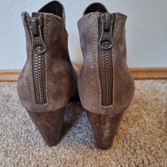 Kork-Ease Shoes Castaneda Women's Bootie size 9 brown leather ankle boot - Picture 4 of 11